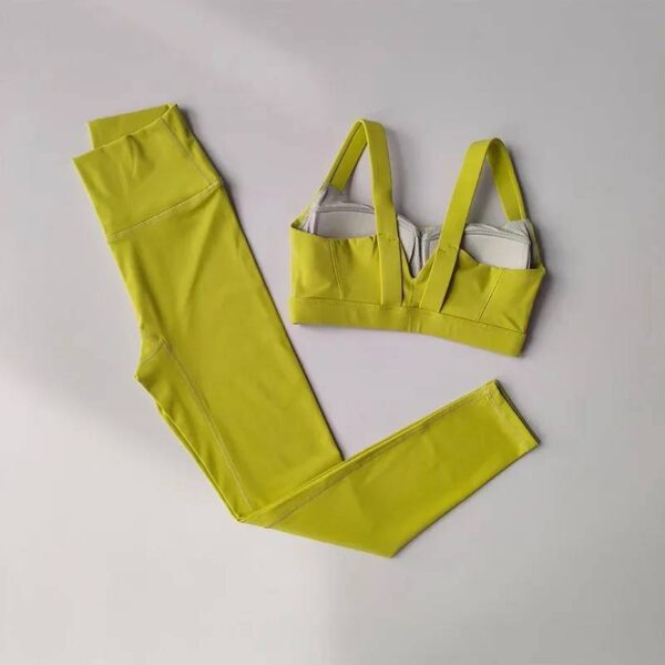CONJUNTO DEPORTIVO DE TOP Y LEGGINGS - Image 3