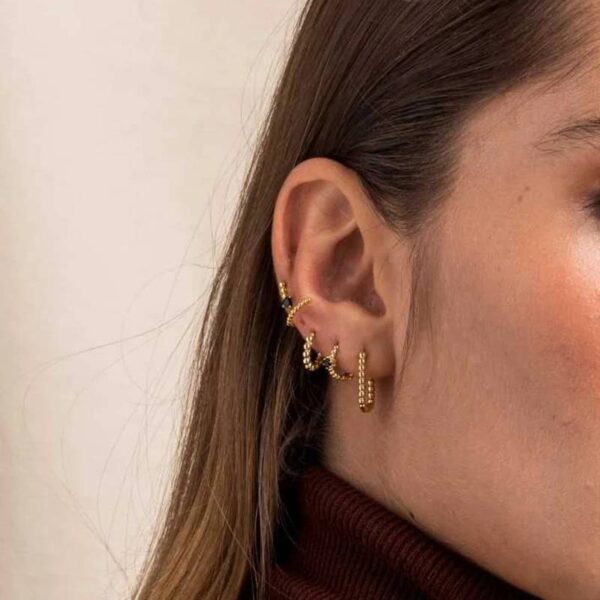 ARETES DE ARO RECTANGULO CON DIAMANTES - Image 2