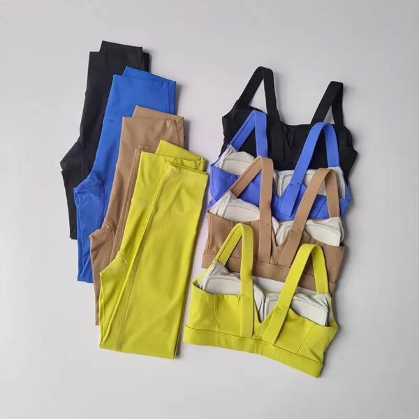 CONJUNTO DEPORTIVO DE TOP Y LEGGINGS - Image 4