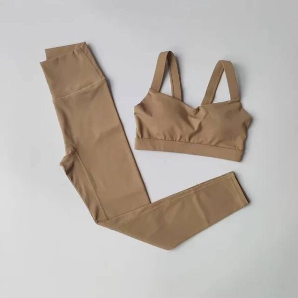 CONJUNTO DEPORTIVO DE TOP Y LEGGINGS - Image 10