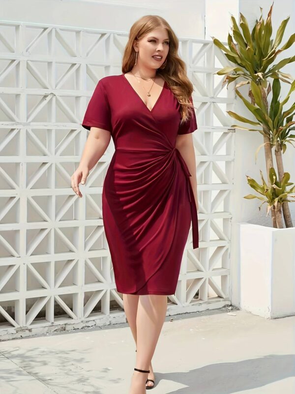 TALLA GRANDE: VESTIDO MIDI DE CUELLO V CON AJUSTE EN CINTURA