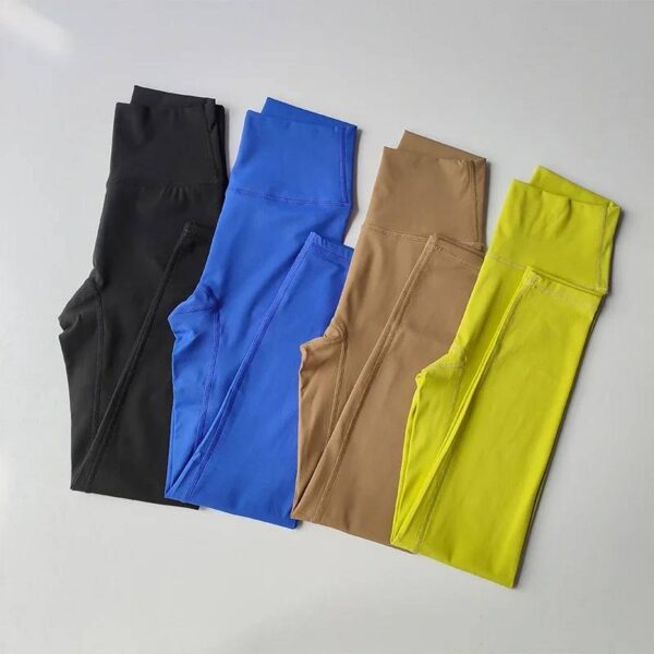 CONJUNTO DEPORTIVO DE TOP Y LEGGINGS - Image 6