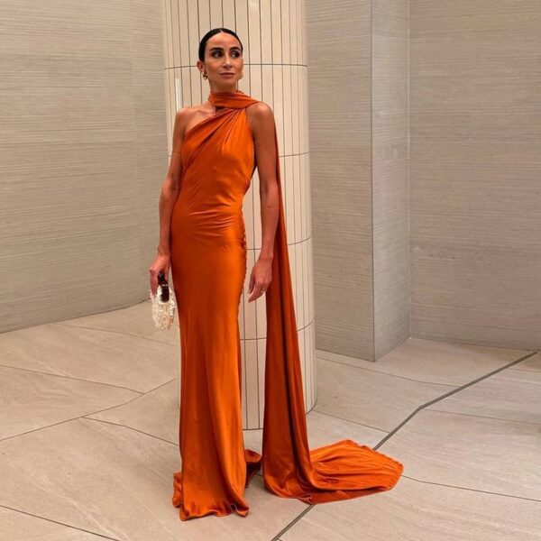 VESTIDO LARGO DE SATÍN HALTER SIN ESPALDA Y CON DETALLE DE TELA - Image 13
