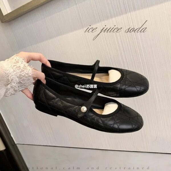 ZAPATO DE MUJER PLANO ELEGANTE CON PERLA - Image 2