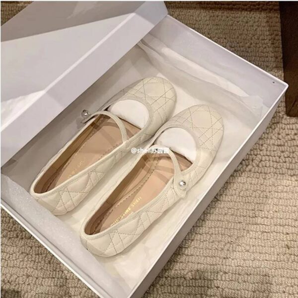 ZAPATO DE MUJER PLANO ELEGANTE CON PERLA - Image 3