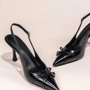 ZAPATO DE TACON CON PUNTA ESTRECHA CON HEBILLA ELEGANTE